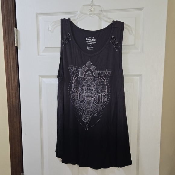 torrid Tops - Torrid Simply Soft Size1 Elephant Graphic Tank Top
